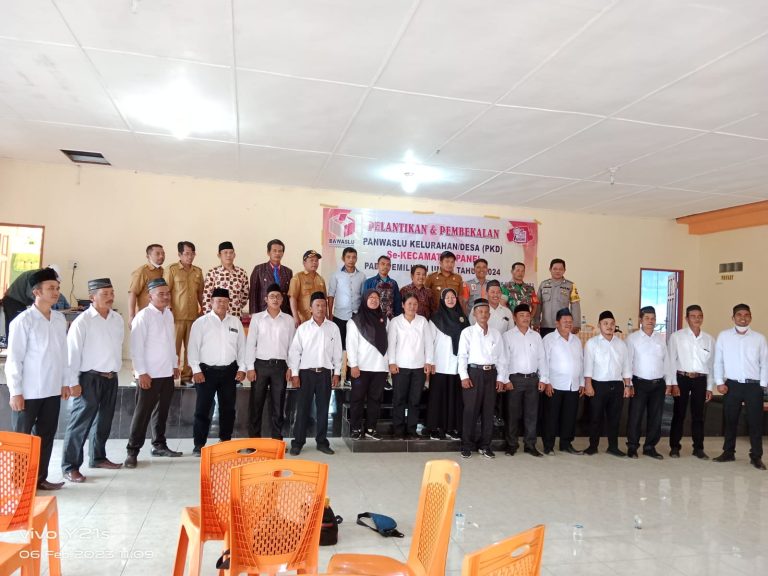Ketua Panwaslu Kecamatan Panei Lantik 17 Panwaslu Kelurahan/Desa dan Menghimbau Agar Jaga Integritas.!