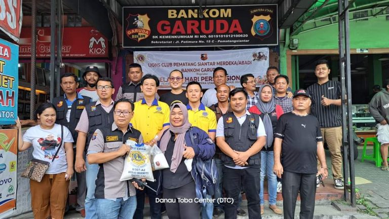HPN 2023 Lions Club Bersama Bankom Garuda Bagikan 100 Paket Sembako Kepada Wartawan
