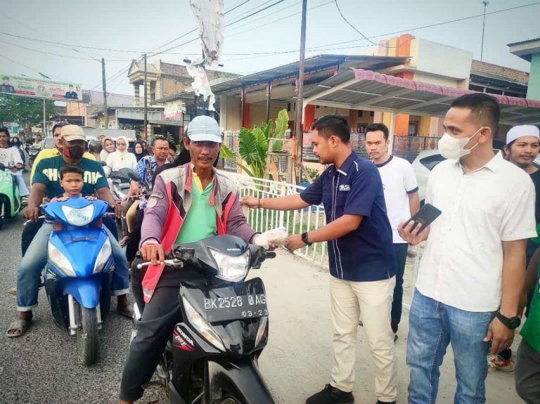 Berkolaborasi, JMSI Batu Bara Tebar Kebaikan Berbagi Takjil Ramadhan
