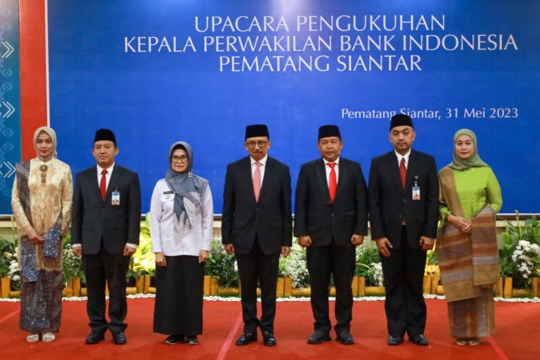 Pengukuhan Kepala BI Pematang Siantar, dr Susanti Ucapkan Selamat Bertugas pada Muqorobin dan Terima Kasih pada Teuku Munandar