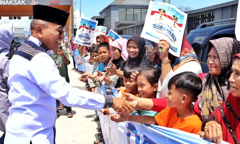 Bupati Simalungun DR. H. Anton Achmad Saragih dan Wakil Bupati Benny Gusman Sinaga di Sambut Masyarakat dengan Antusias